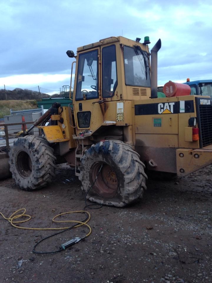 A CAT loading shovel in for tyres